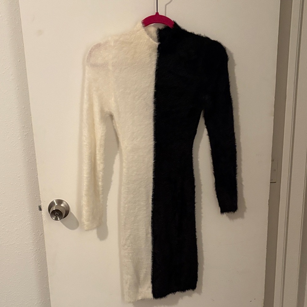 Fashion Nova Black and White Long Sleeve Dress